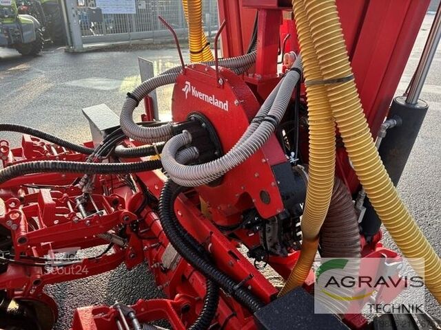 Hassas ekim makinesi Kverneland OPTIMA HD E-DRIVE inkl. Kverneland DF1 Fronttank