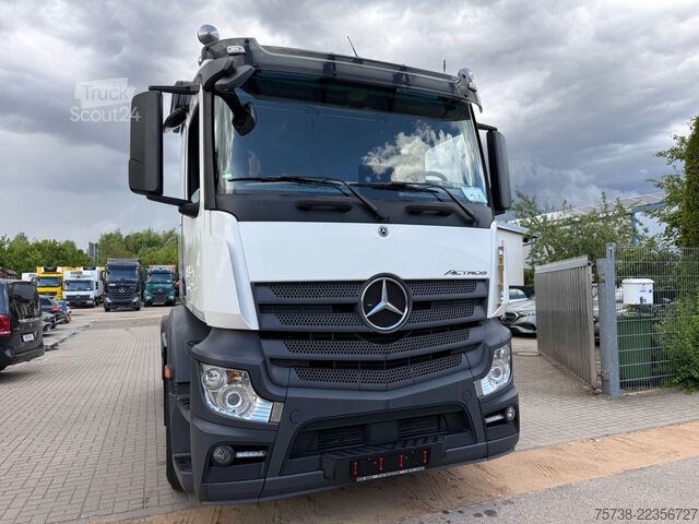 Camião de materiais perigosos MERCEDES-BENZ Actros 1853 LS/Retarder/Hydraulik/ADR GEFAHRGUT