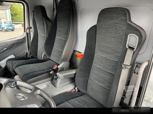 Transporter Fahrgestell MERCEDES-BENZ Atego 818 L Pritsche 6,20m*Klima*nur 55TKM!*TOP!
