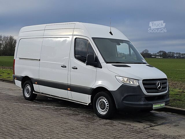 High-roof van MERCEDES-BENZ SPRINTER 311 L2H2 Mbux RWD!
