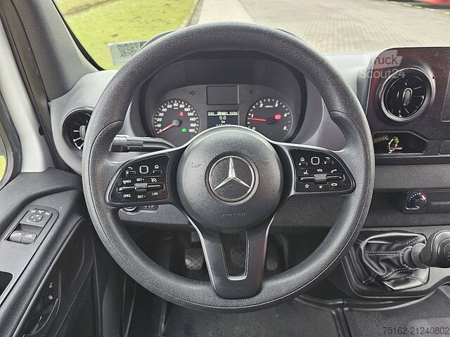 High-roof van MERCEDES-BENZ SPRINTER 311 L2H2 Mbux RWD!
