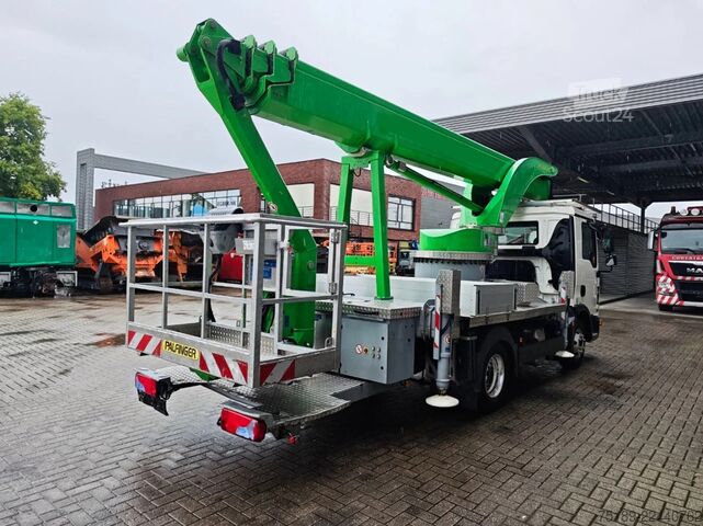 Emelőplatform MAN TGL 8.150 4x2 Palfinger P300 KS