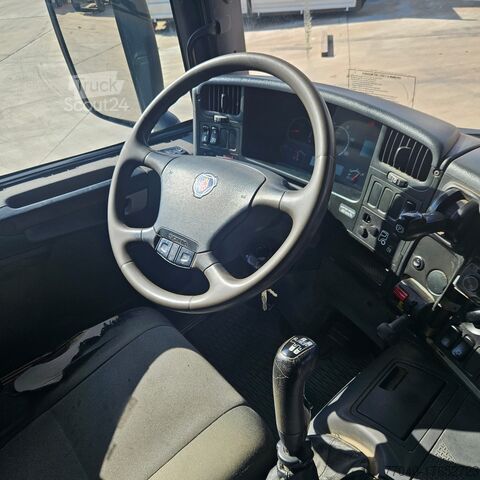 žerjav na tovornjaku SCANIA P270 DB4X2