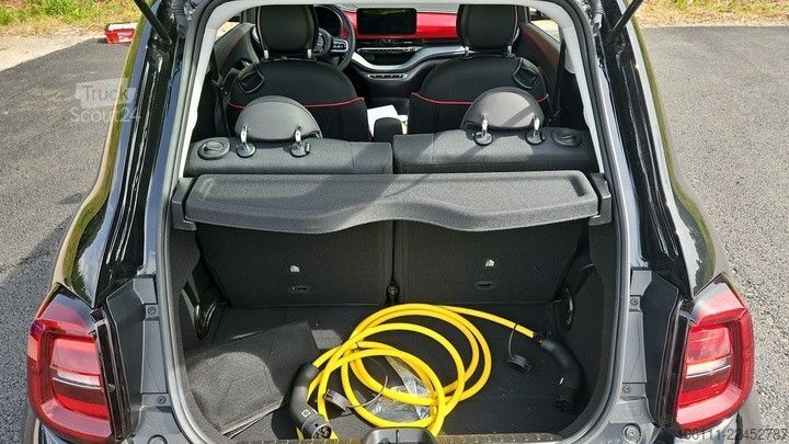Bestelwagen FIAT 500 e Red Paket Komfort