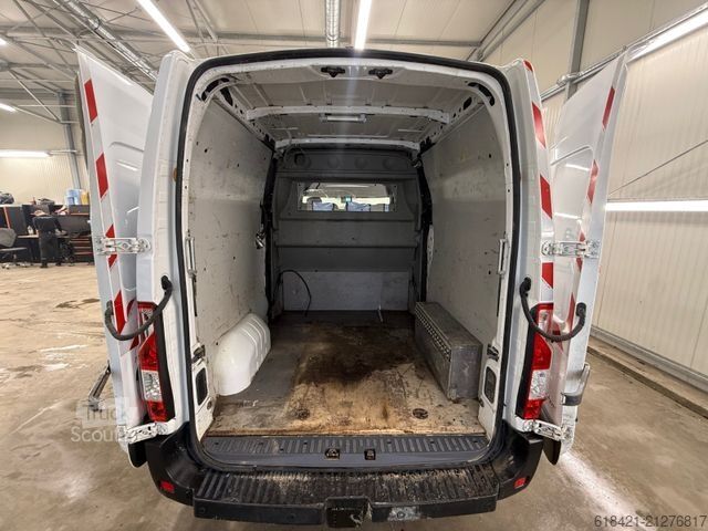 Duba panelată RENAULT MASTER L2H2 7 seats + ahk+ new service + camera