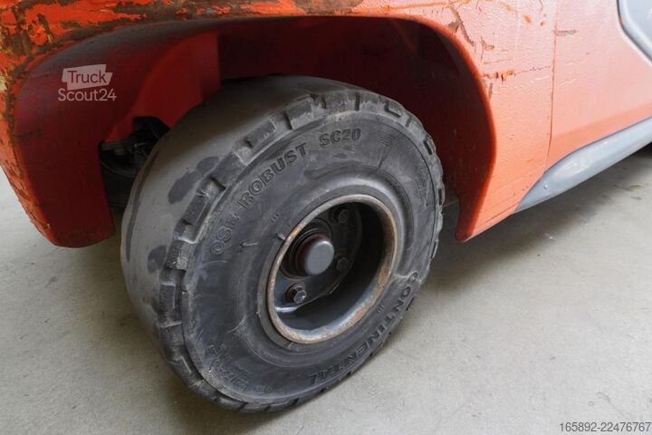 Viljuškar Linde H 35 T 1202