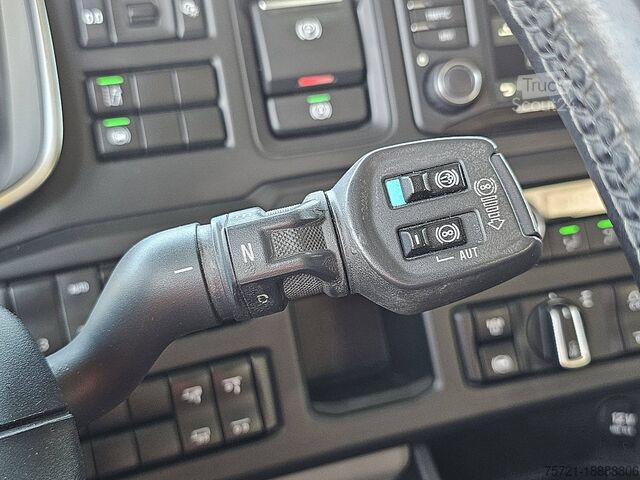 Estándar-SZM SCANIA R450 6X2*4NB RET. LEATHER
