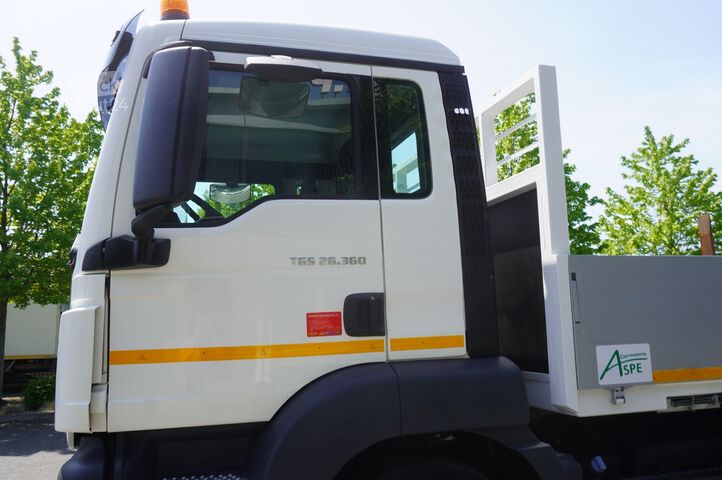 Burtowy z HDS MAN TGS 26.360 Flatbed / Fassi F175 7.7 T /