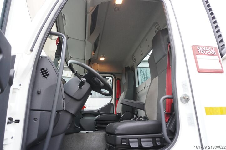 Platforma z żurawiem Renault C280 DTI 8 / FASSI crane 5.6T / 560 mth