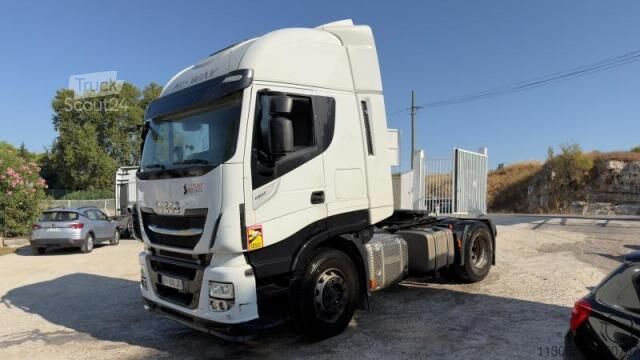 Standarta vilcējs Iveco Stralis 460 Hi-Way