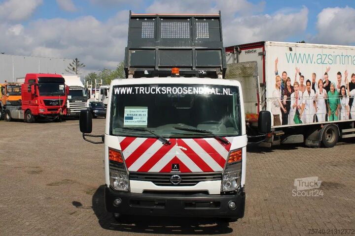 Volquete Nissan 45.13 + EURO 4 + C patent + tipper + MANUAL
