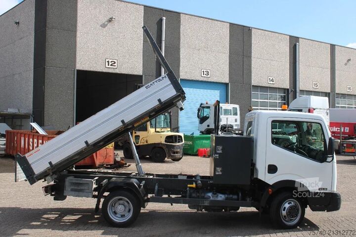 Volquete Nissan 45.13 + EURO 4 + C patent + tipper + MANUAL