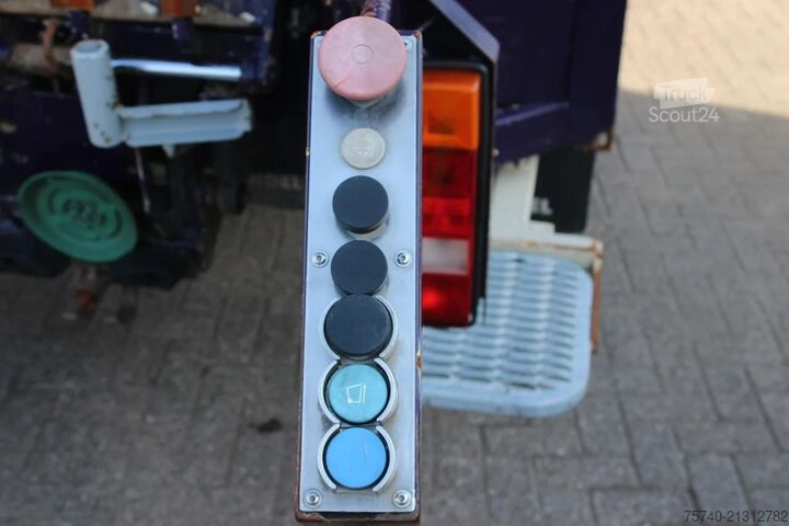 Çöp toplama aracı DAF CF 75 .250 + euro 5 + 6X2