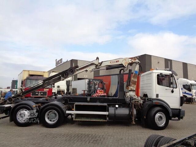 Containertransport (kabelsysteem) Mercedes-Benz SK 2433 Semi-Auto + PTO + Serie 14 Crane + 3 pe...