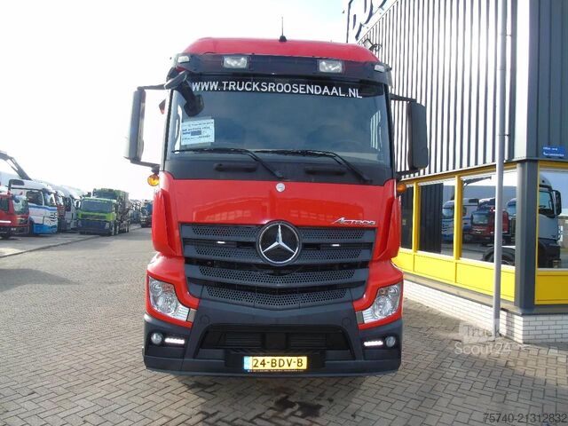 Standaard trekker Mercedes-Benz Actros 1933 + SPOILER