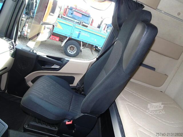 Standaard trekker Mercedes-Benz Actros 1933 + SPOILER