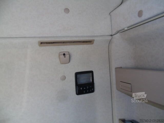 Standaard trekker Mercedes-Benz Actros 1933 + SPOILER