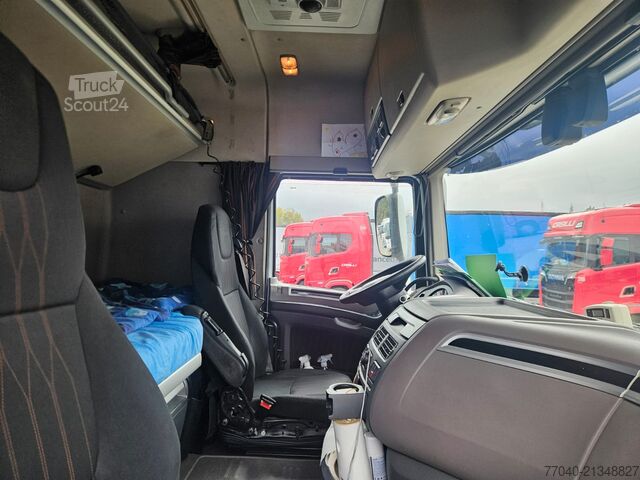 Standardni vlačilec DAF XF 530 FT Space Cab