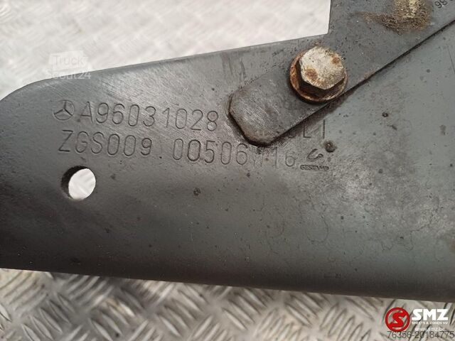 Partea șasiului Mercedes Occ montagebeugel chassis links Mercedes