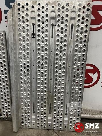 Chassis part Mercedes Occ set bordesplaten + afdekplaat catalysator Merc