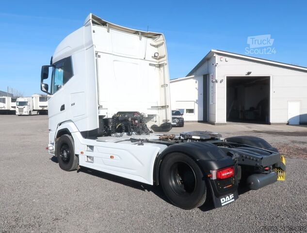 Standarta vilcējs DAF XG 530 Intarder Multihydraulik Navi Standklima