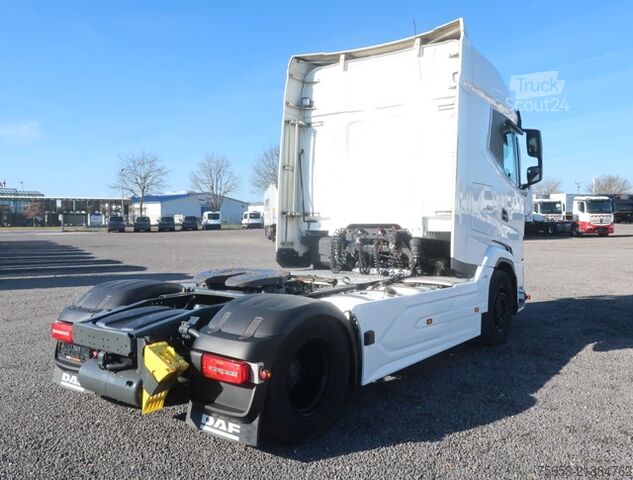 Standarta vilcējs DAF XG 530 Intarder Multihydraulik Navi Standklima