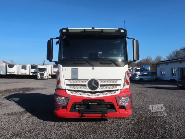 Standardowy ciągnik siodłowy Mercedes Benz 1840 LS Actros Hydraulik M-Haus