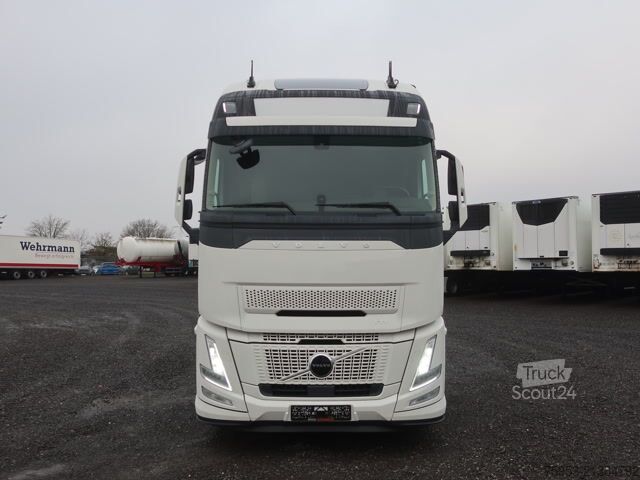 Standarta vilcējs Volvo FH 500 Aero Euro 6 Globetrotter XL Leder Mikrowell