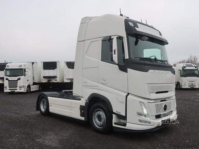 Standarta vilcējs Volvo FH 500 Aero Euro 6 Globetrotter XL Leder Mikrowell