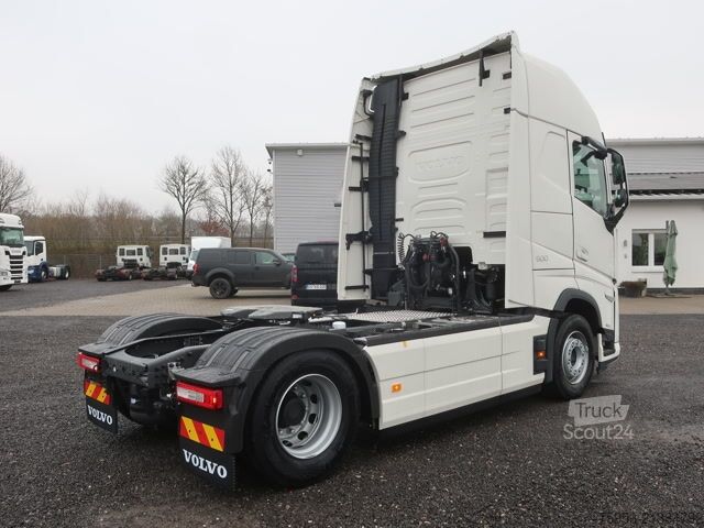 Standarta vilcējs Volvo FH 500 Aero Euro 6 Globetrotter XL Leder Mikrowell