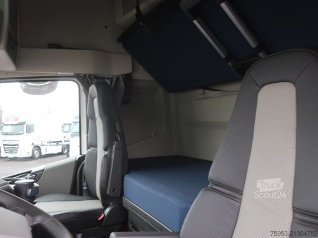 Standarta vilcējs Volvo FH 500 Aero Euro 6 Globetrotter XL Leder Mikrowell