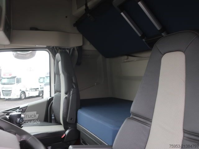 Standarta vilcējs Volvo FH 500 Aero Euro 6 Globetrotter XL Leder Mikrowell