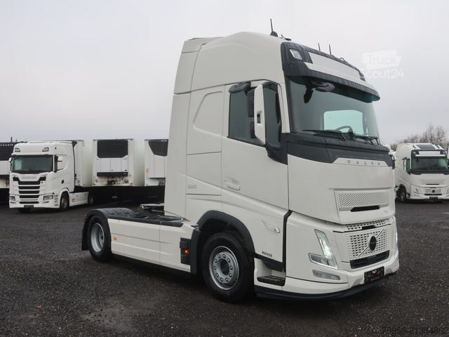 Standarta vilcējs Volvo FH 500 Aero Euro 6 Globetrotter XL Leder Mikrowell