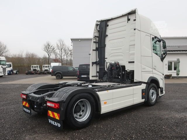 Standarta vilcējs Volvo FH 500 Aero Euro 6 Globetrotter XL Leder Mikrowell