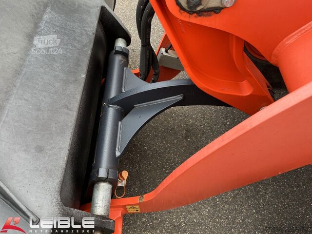 Челен товарач KUBOTA R082*Hydr.Schnellwechsler*Pal.Gabel*nur 539h*