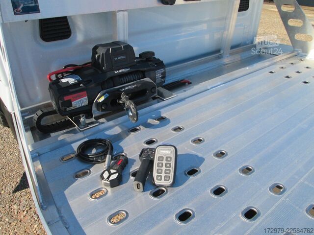 Araba taşıyıcı panelvan IVECO 35 C15 3.0*Maxi-Neuer Alu Aufbau 4.80m*Euro6*
