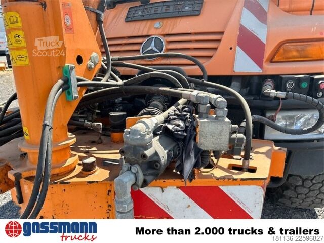 Erikoiskäyttöinen kuorma-auto Unimog U 300 4x4, Kommunalhydraulik, Zapfwelle