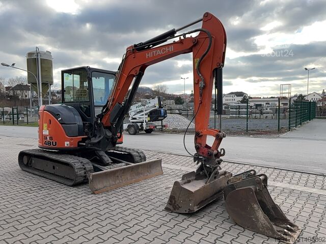 Escavadora de rastos Hitachi ZX48U-5A CLR with 3 excavator buckets