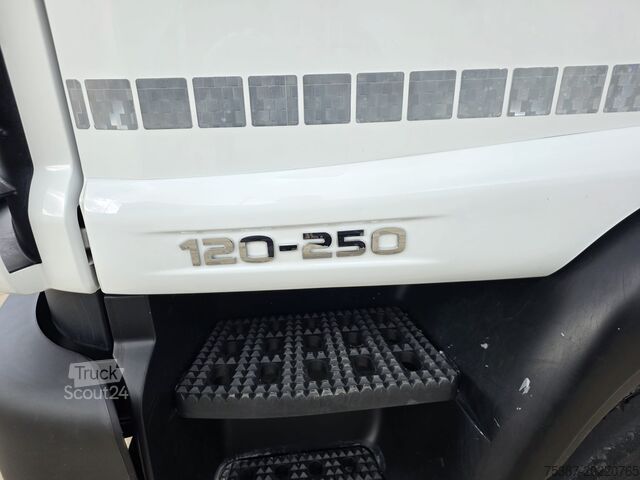 Lkw-Fahrgestell IVECO 120E25