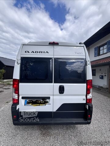 Camper van Adria Twin Supreme 640 SGX