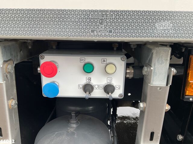 Vehicul de colectare a deșeurilor DAF FAN CF 300 VDL Translift Flex zijlader