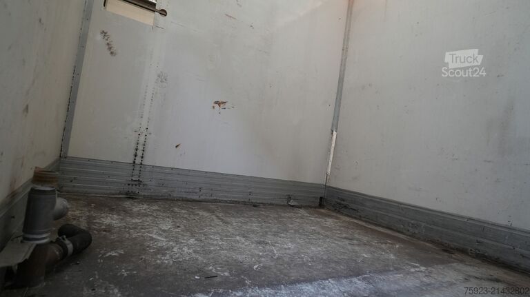 Mala Volvo FL 240 Closed box 172.600km