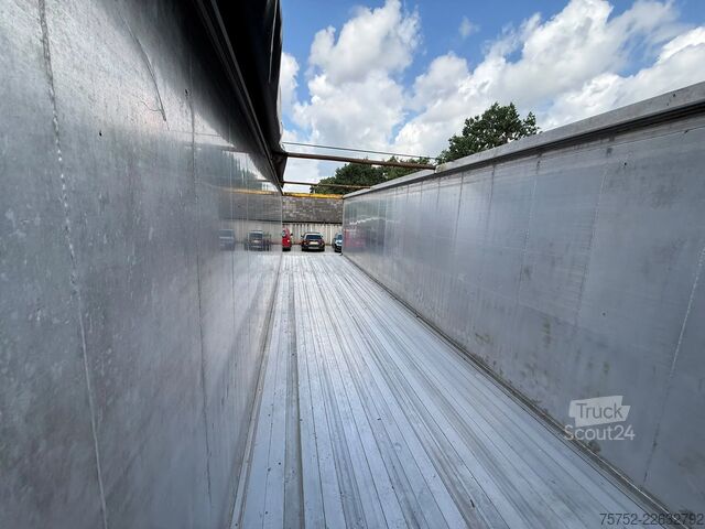 Premikanje tal Bulthuis TDWA 02 70m3 2X Stuuras! Cargo floor 5 jaar oud...