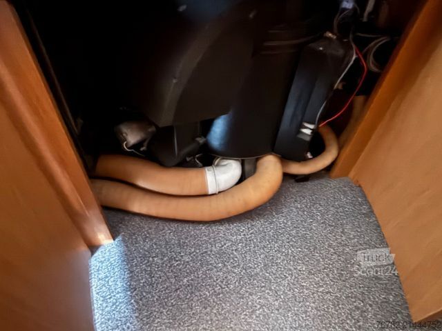 Alkóvos lakókocsi LAIKA EcoVip 9.1g Iveco 35.C15, Zwillingsr, 1.Hand