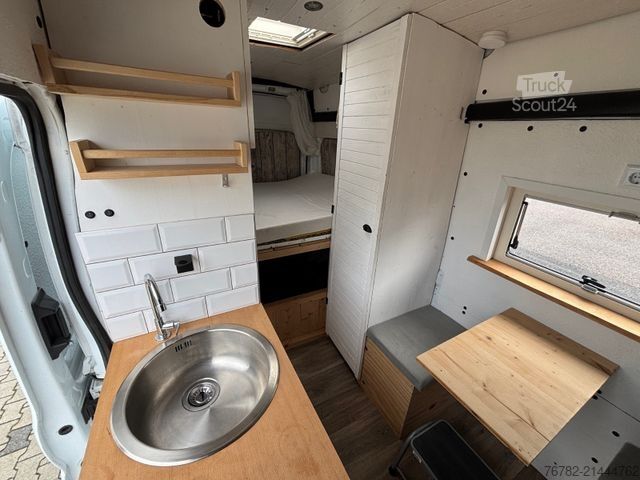 Lakóautó FORD Transit 2,2 TDI 114kW Wohnmobil