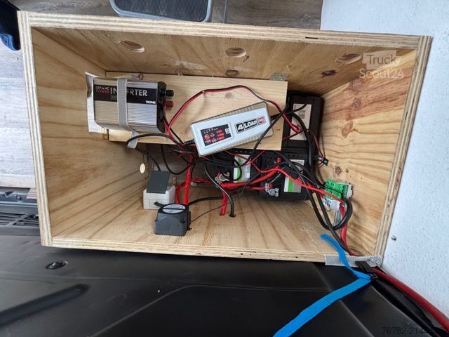 Lakóautó FORD Transit 2,2 TDI 114kW Wohnmobil