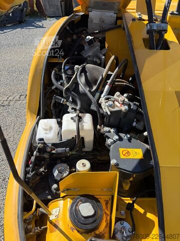 Larvegraver Komatsu PC88MR-10