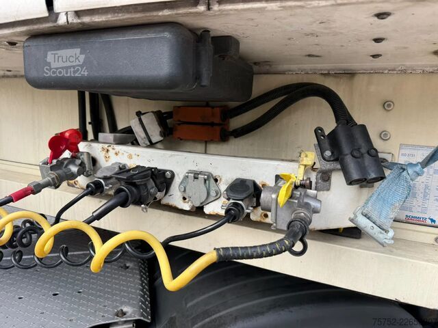 Kjøle- og frysetransport Schmitz Cargobull Thermo King SLXe Spectrum dakschade! Multi temp...