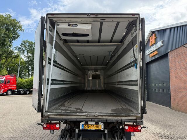 Kjøle- og frysetransport Schmitz Cargobull Thermo King SLXe Spectrum dakschade! Multi temp...