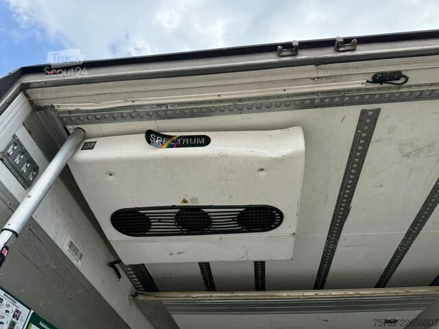 Kjøle- og frysetransport Schmitz Cargobull Thermo King SLXe Spectrum dakschade! Multi temp...